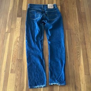 Vintage women’s Levi’s 501 button fly straight jeans 27x34
